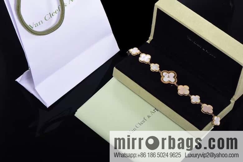 Van Cleef & Arpels -𝐕𝐚𝐧 𝐂𝐥𝐞𝐞𝐟 & 𝐀𝐫𝐩𝐞𝐥𝐬 Alhambra bracelet Swiss quartz watch