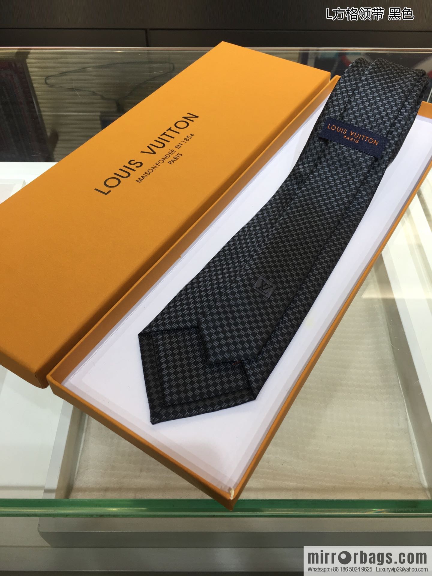 LV Louis Vuitton 100% Top Jacquard Silk L Checked Tie