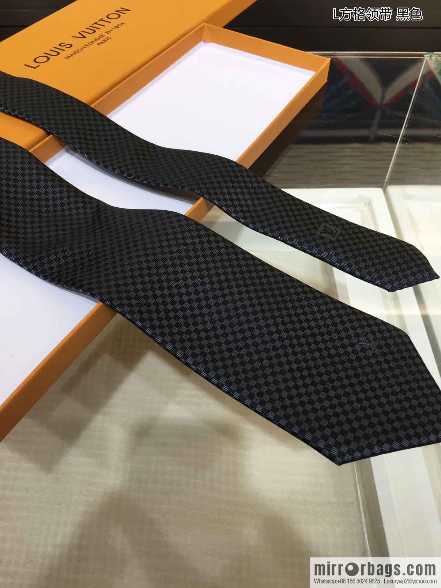 LV Louis Vuitton 100% Top Jacquard Silk L Checked Tie