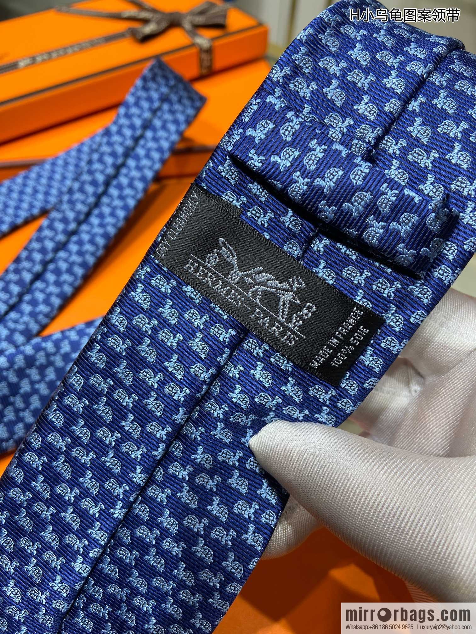 Hermes 100% Top Twill Silk Turtle Pattern Tie