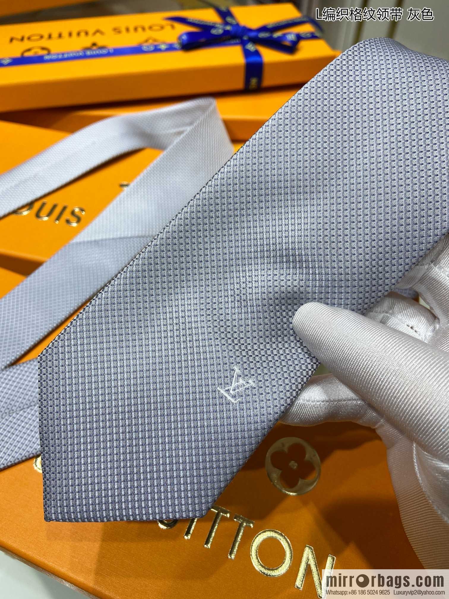 LV Louis Vuitton 100% Top Jacquard Silk Woven Checkered Tie