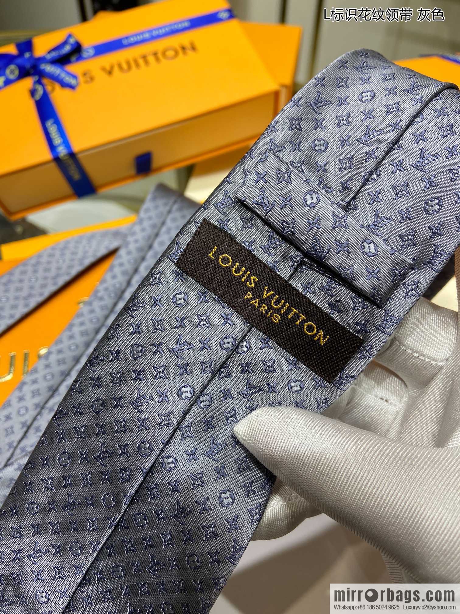 LV Louis Vuitton 100% Top Jacquard Silk Logo Tie