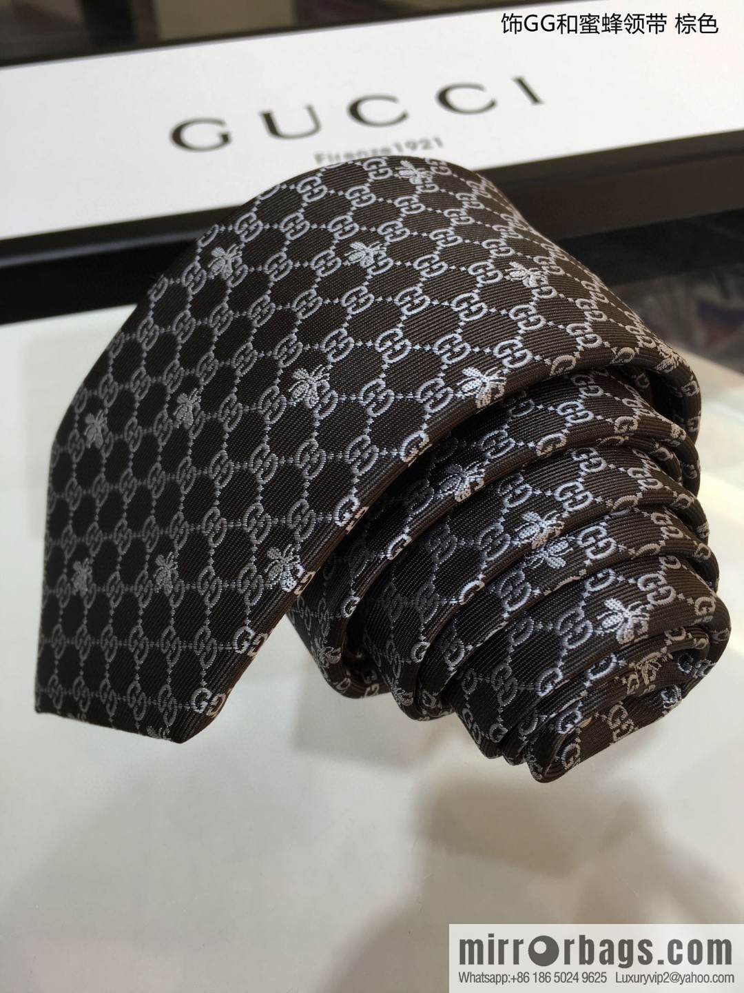 GUCCI Gucci 100% Top Jacquard Silk GG and Bee Tie