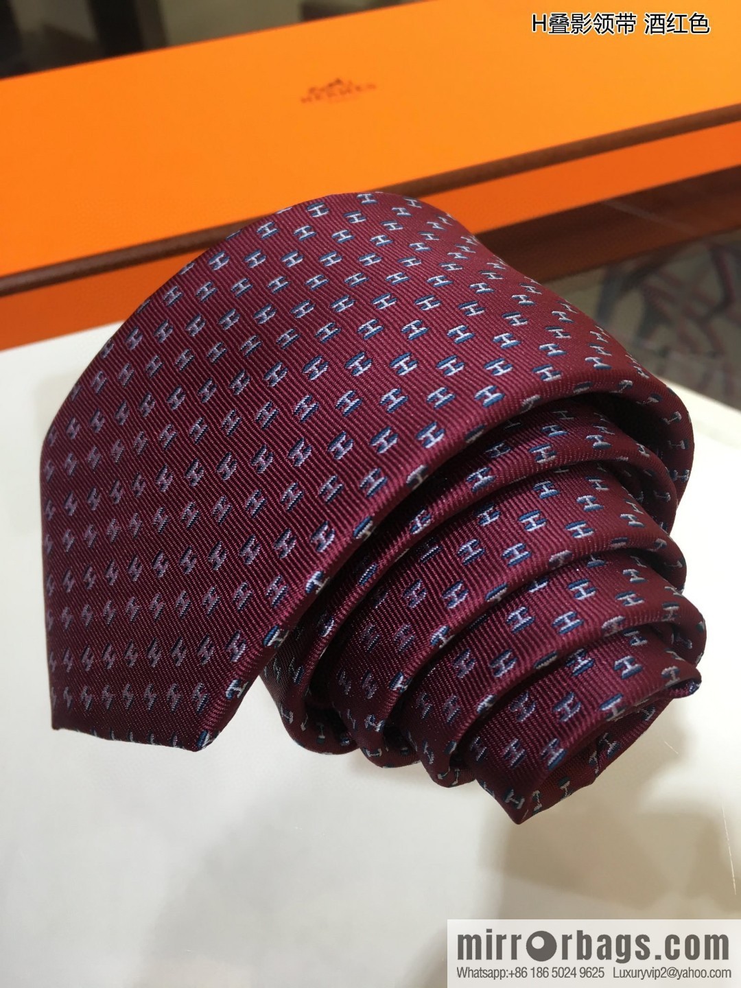 Hermes 100% Top Twill Silk Overlay Tie