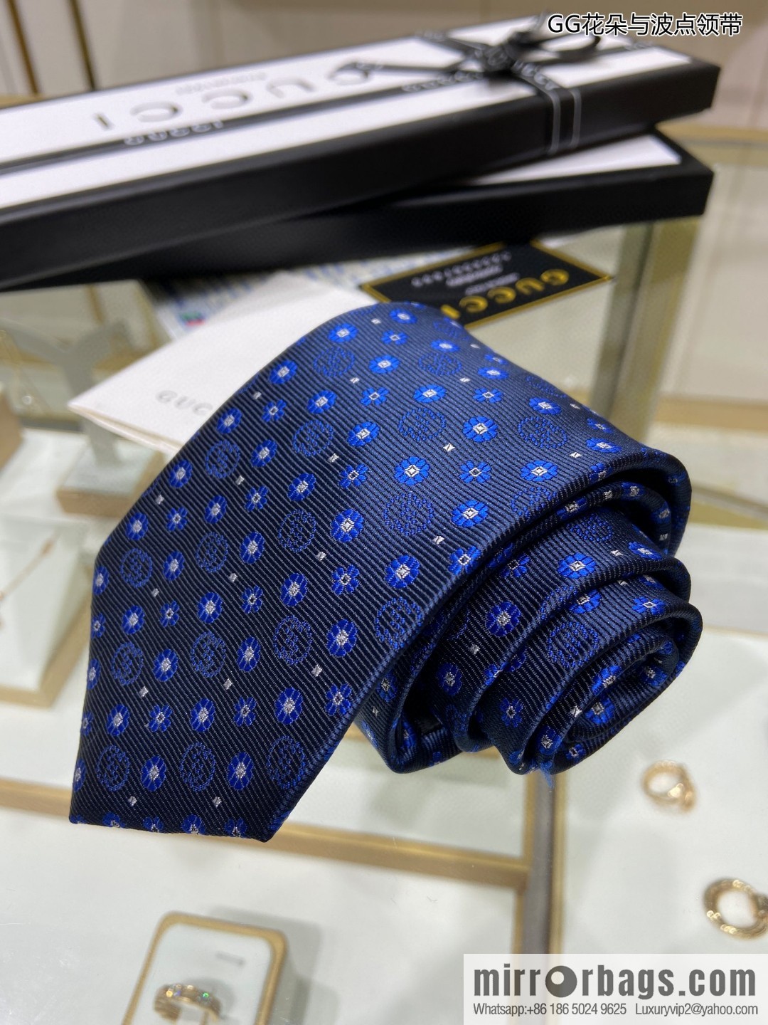 GUCCI Gucci 100% Top Jacquard Silk GG Flowers with Polka Dot Tie