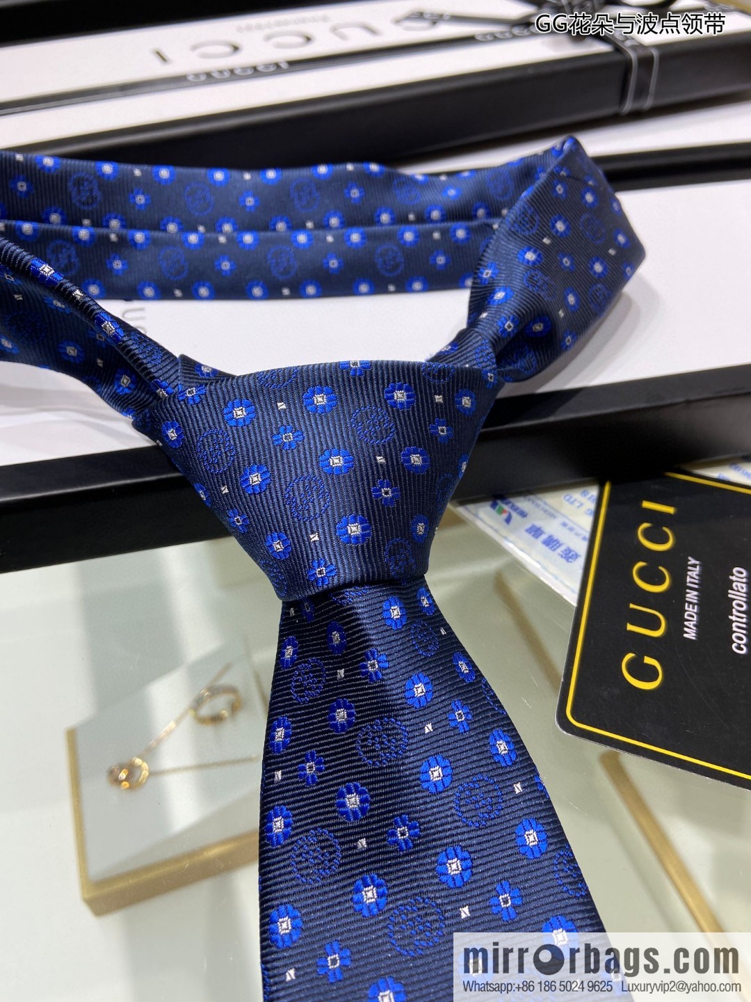 GUCCI Gucci 100% Top Jacquard Silk GG Flowers with Polka Dot Tie