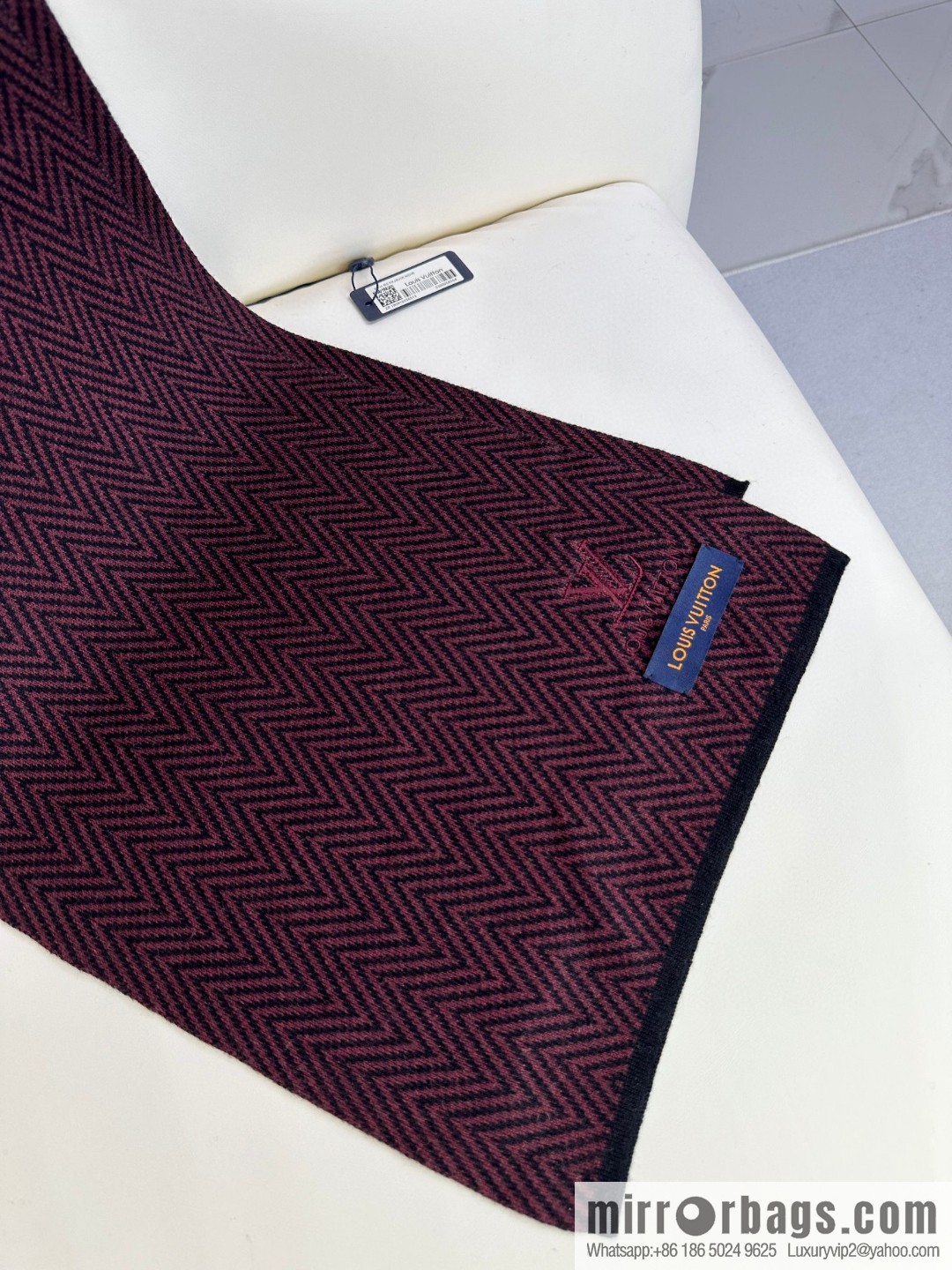 LV Louis Vuitton 100% Knitted Cashmere Classic Striped Woven Scarf