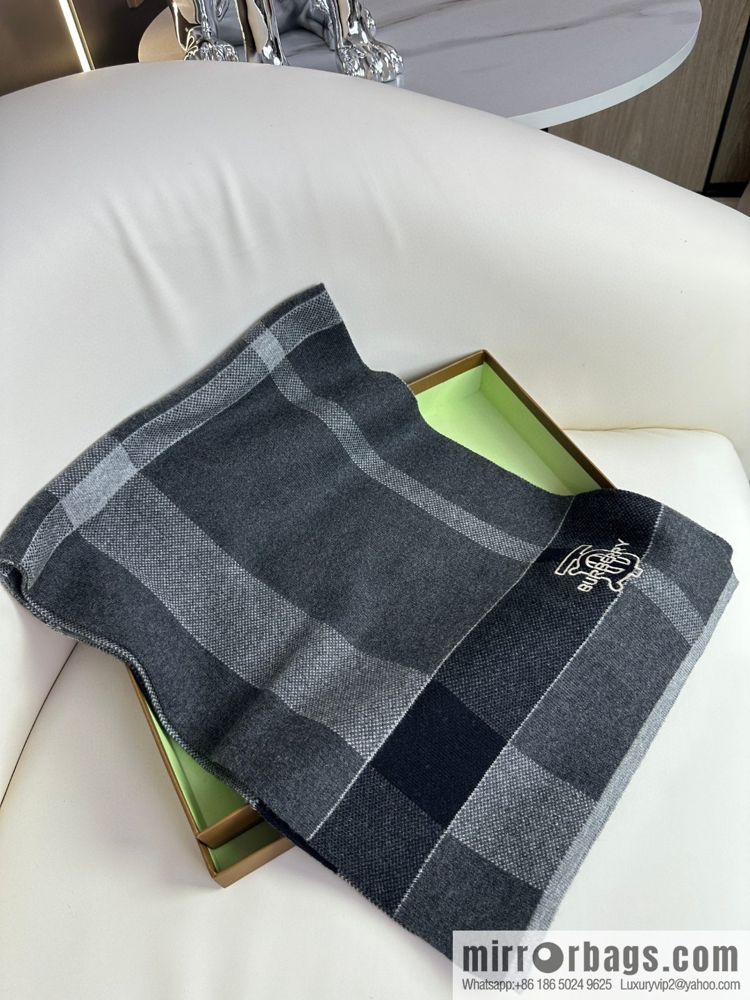Burberry Burberry TB Cashmere Checked Men's Scarf