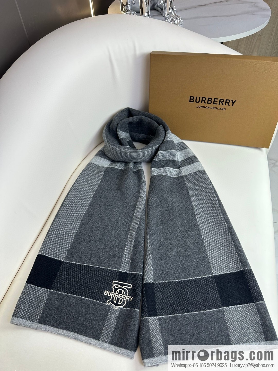 Burberry Burberry TB Cashmere Checked Men's Scarf