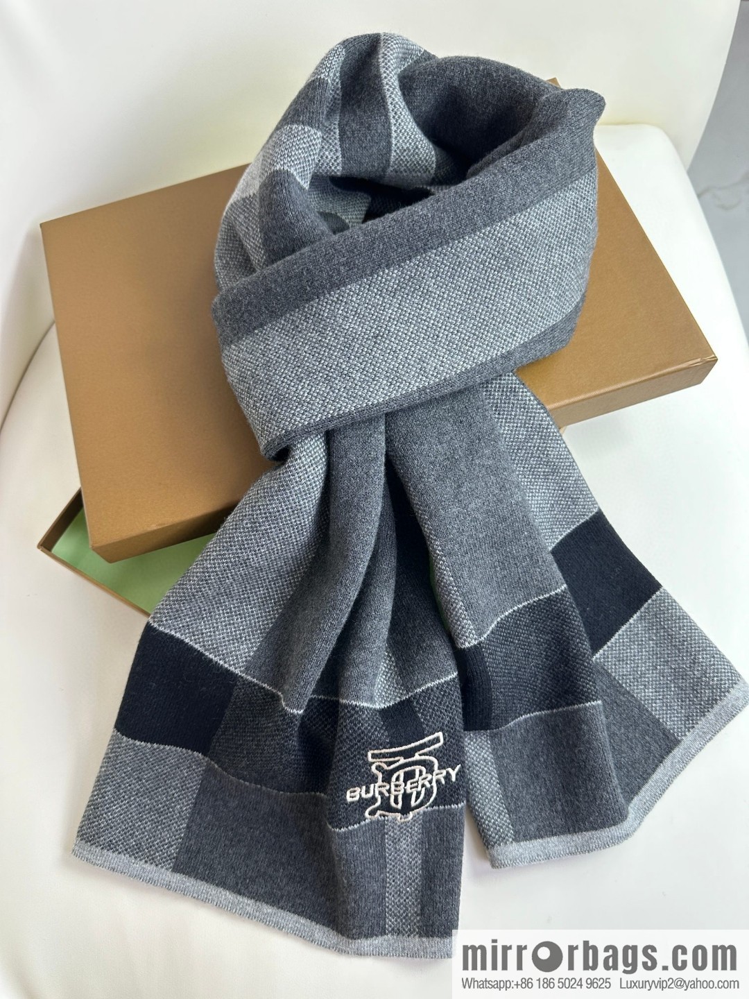 Burberry Burberry TB Cashmere Checked Men's Scarf