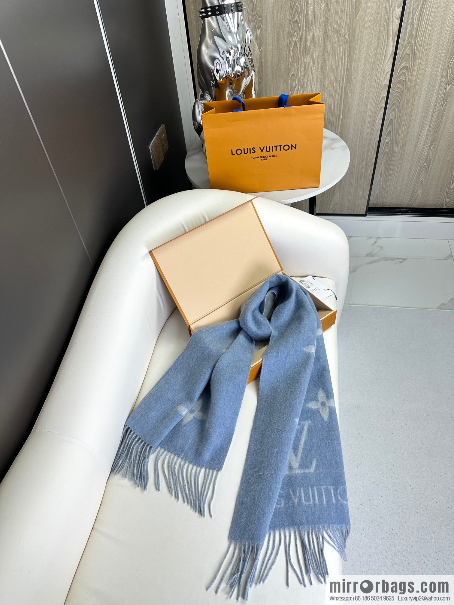 LV 𝑹𝒆𝒚𝒌𝒋𝒂𝒗𝒊𝒌 Double Sided Cashmere Scarf