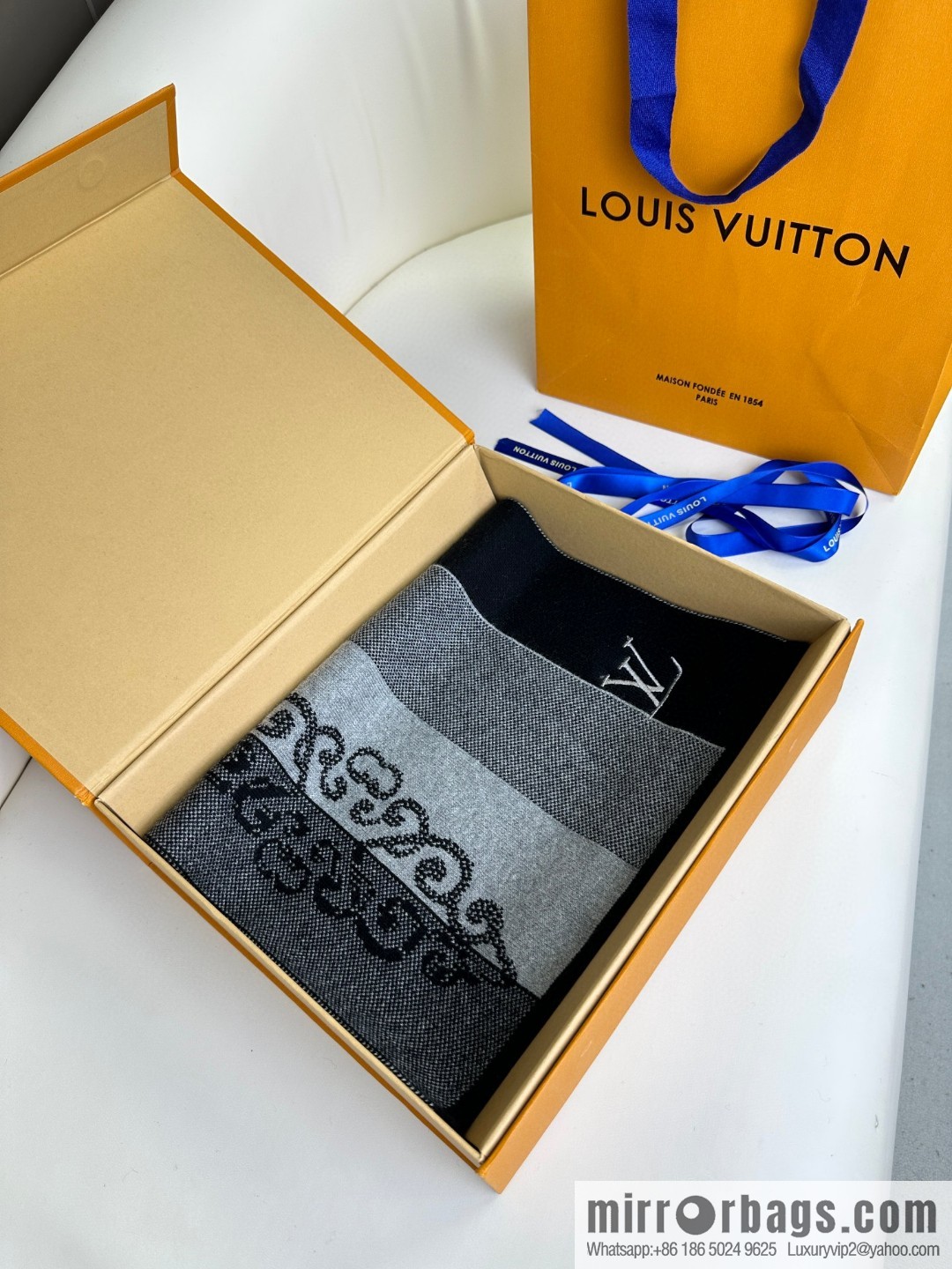LV 2023 Classic Plaid Jacquard, High-end Men's Scarf