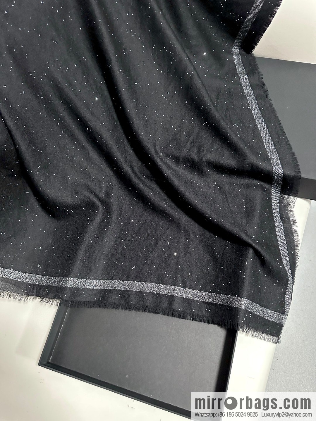 CHANEL ultra-fine wool cashmere yarn scarf