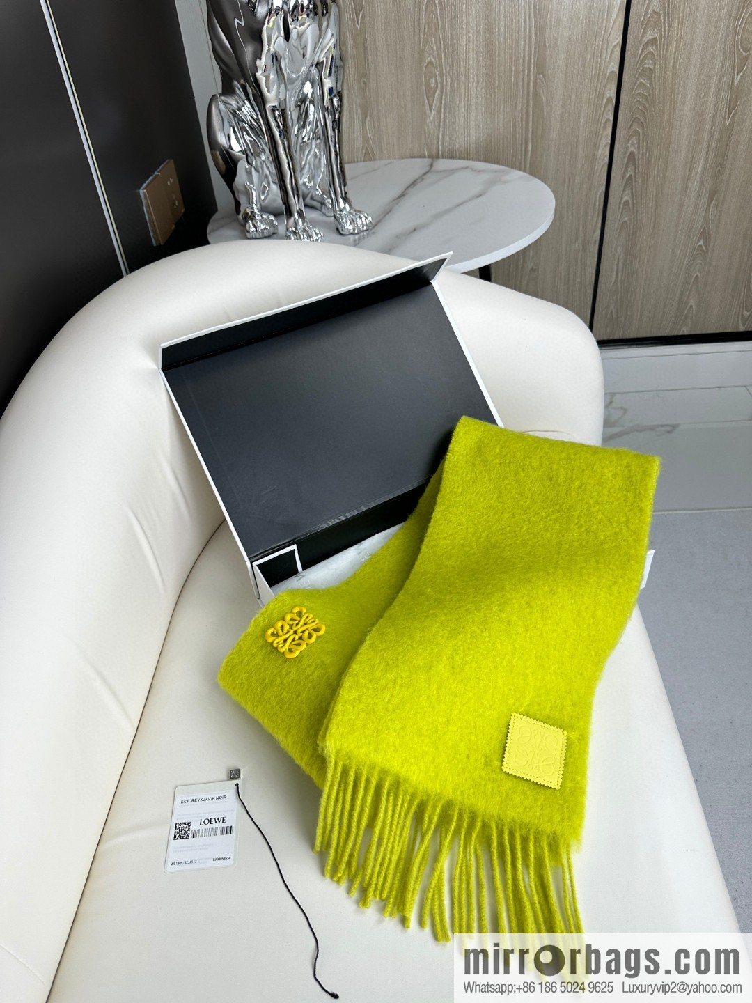 LOEWE new mohair brooch scarf