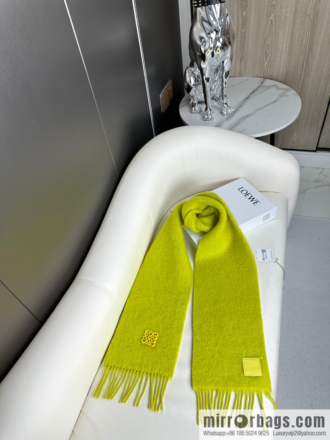 LOEWE new mohair brooch scarf