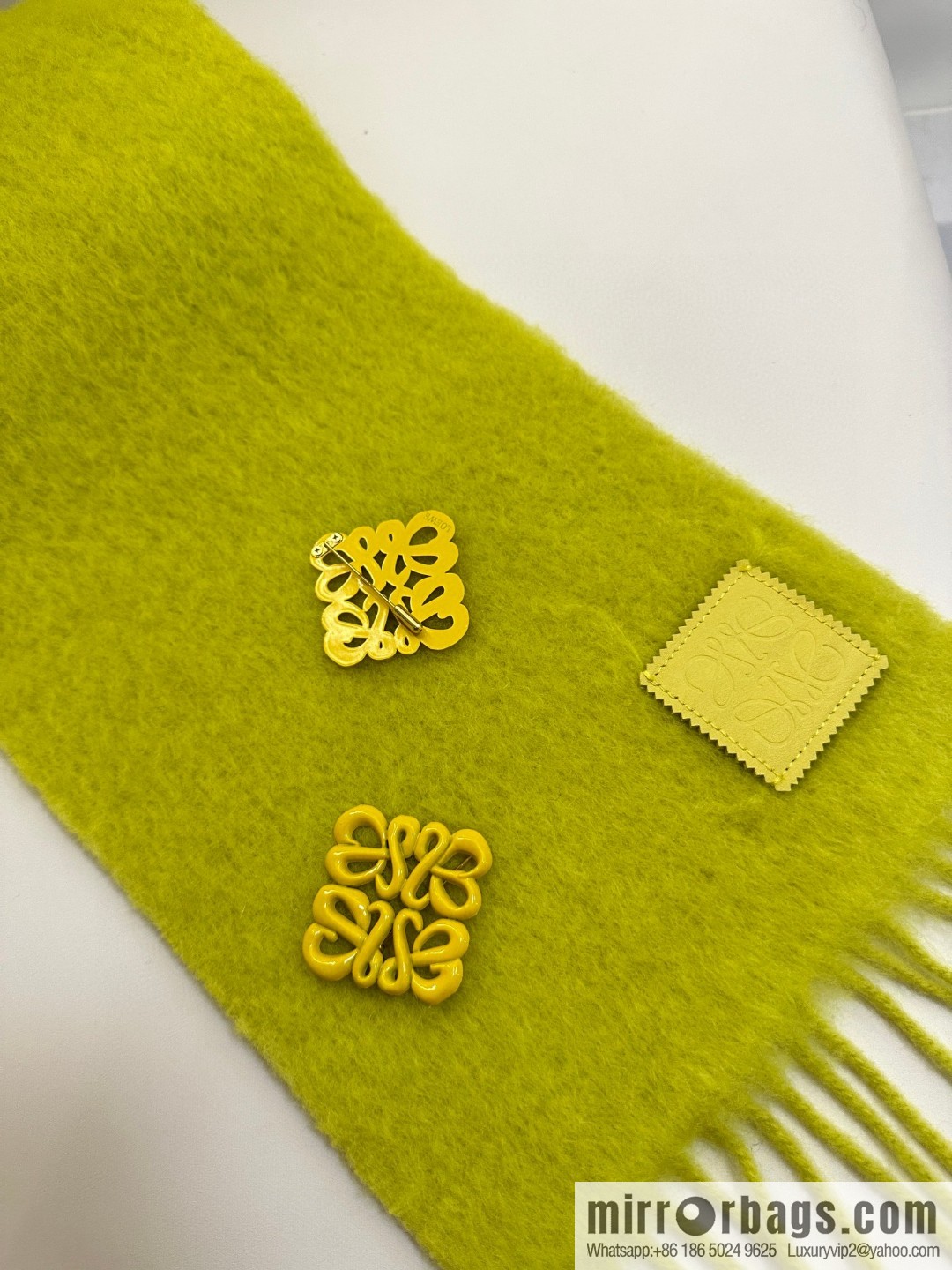 LOEWE new mohair brooch scarf
