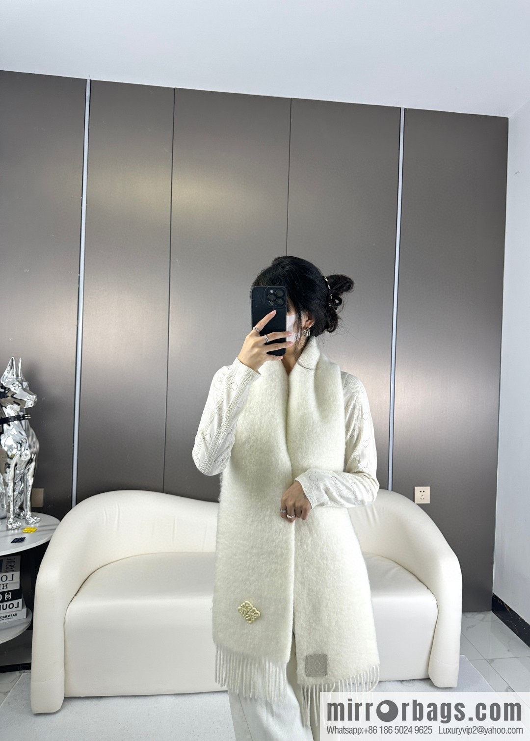 LOEWE new mohair brooch scarf