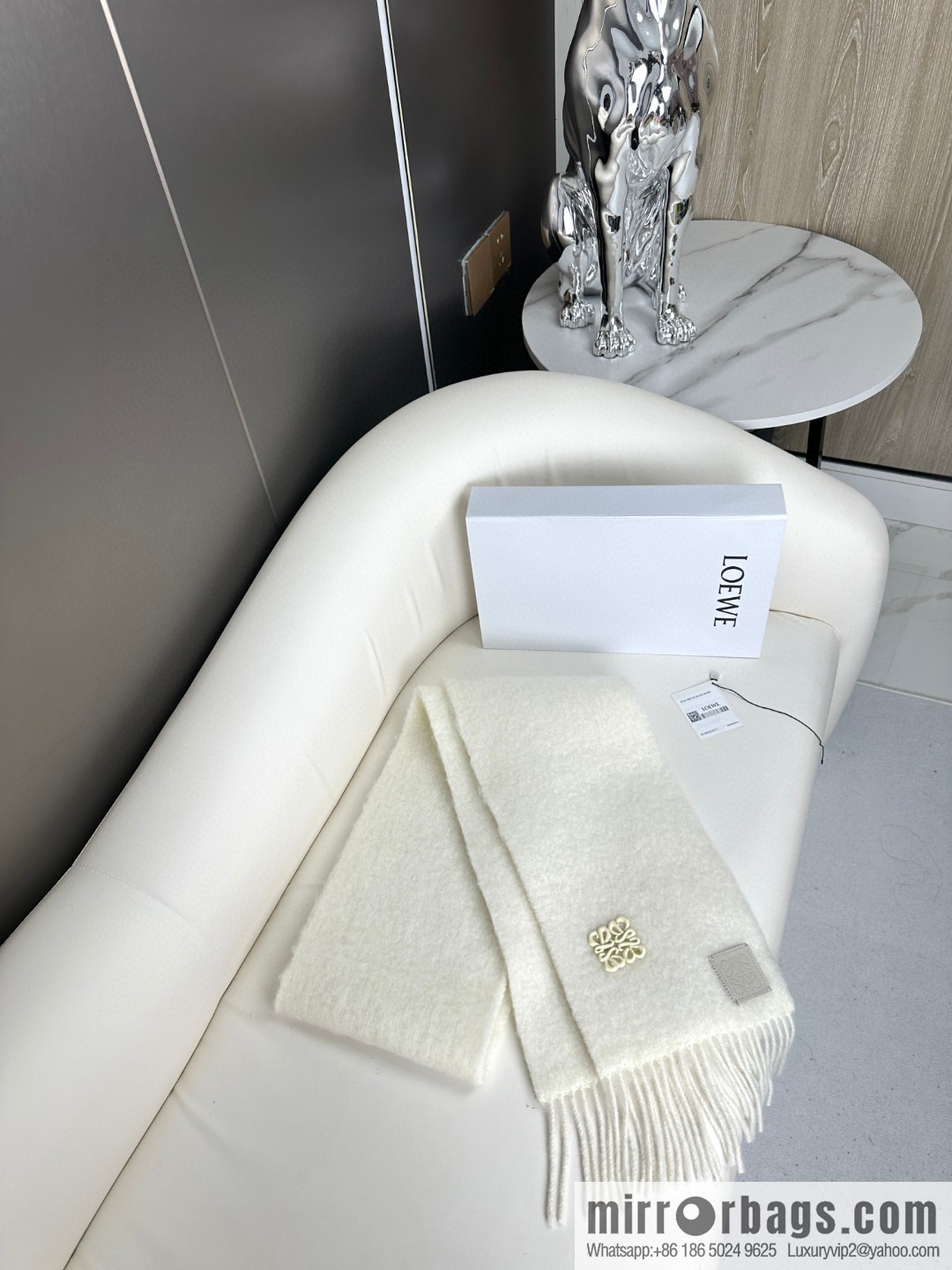 LOEWE new mohair brooch scarf