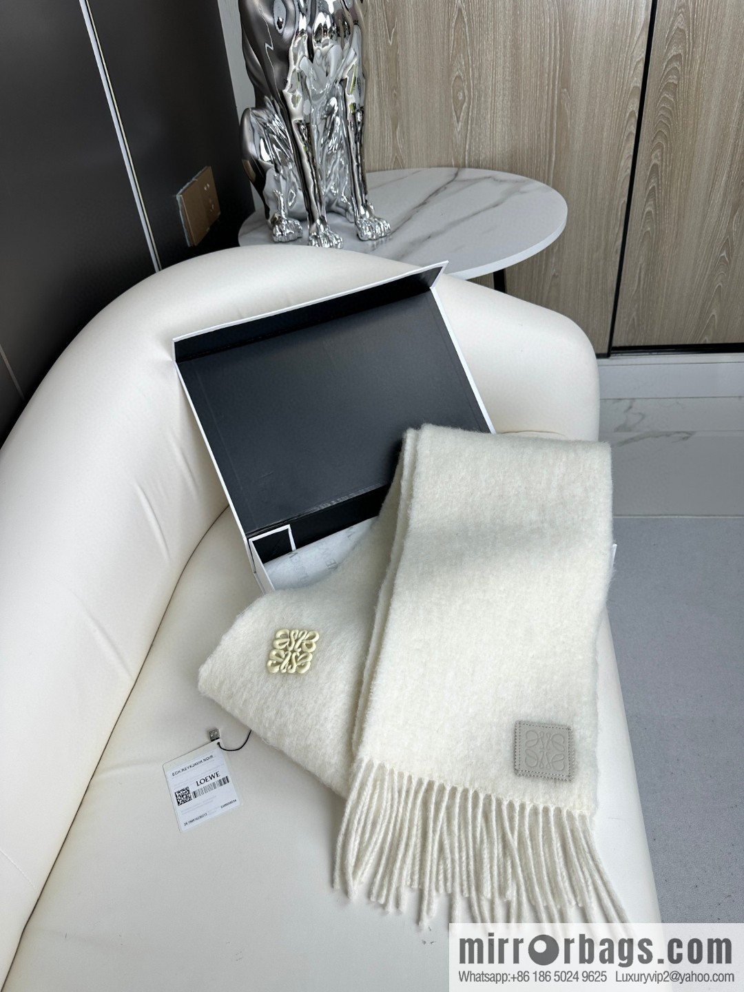 LOEWE new mohair brooch scarf