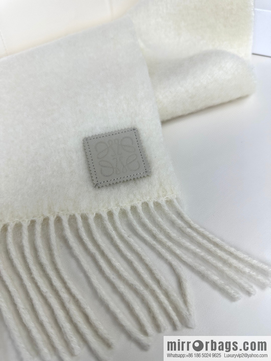 LOEWE new mohair brooch scarf