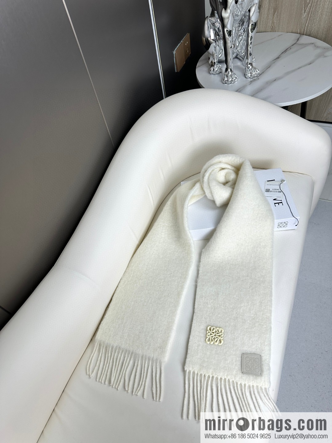 LOEWE new mohair brooch scarf