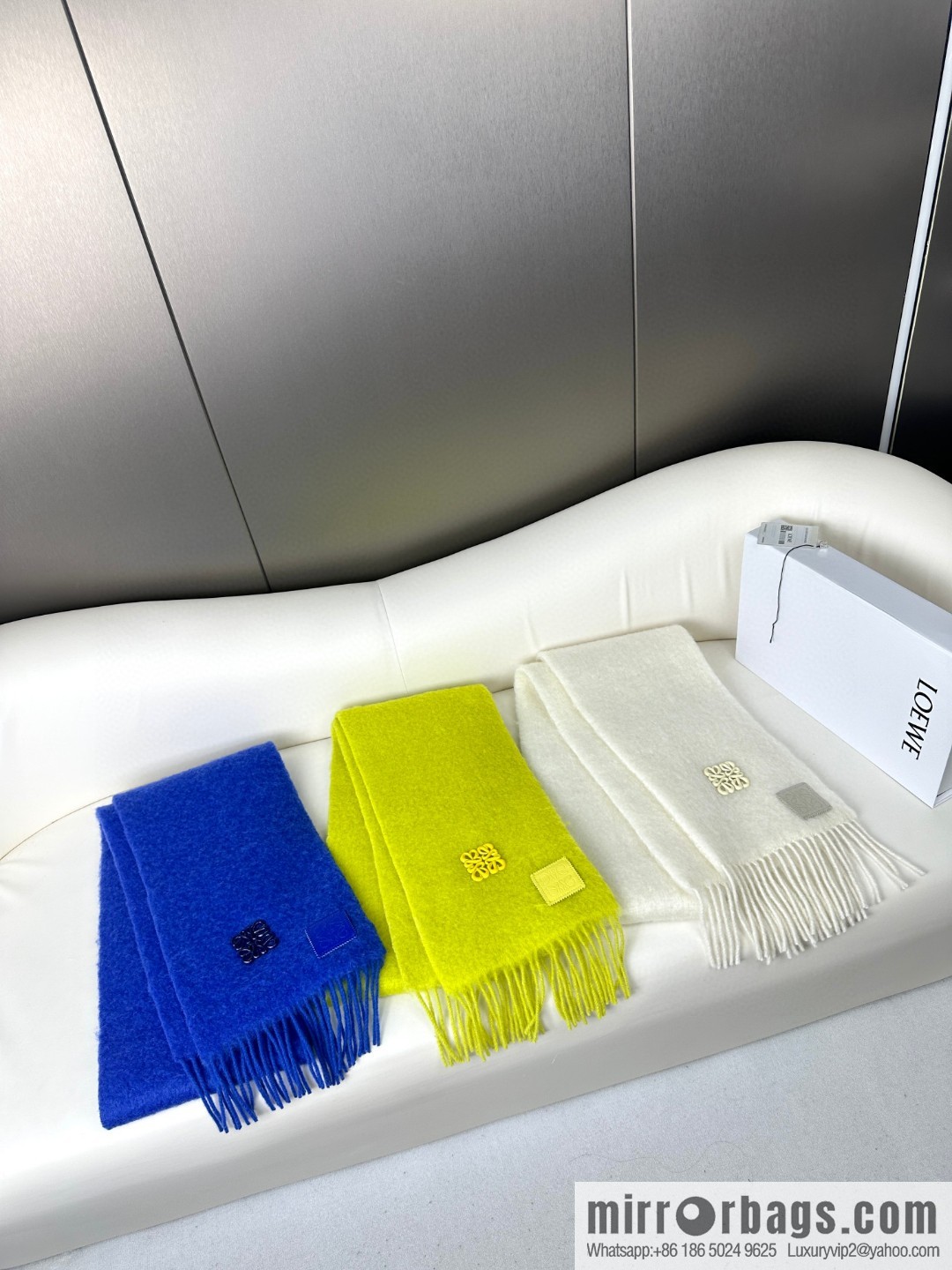 LOEWE new mohair brooch scarf