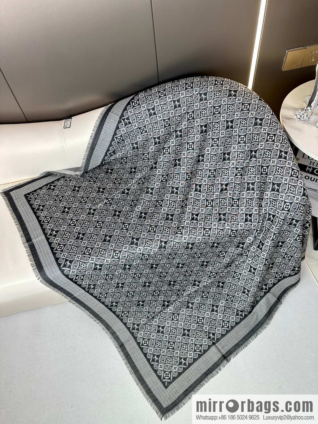 LV 2023 new 1854 cashmere square scarf