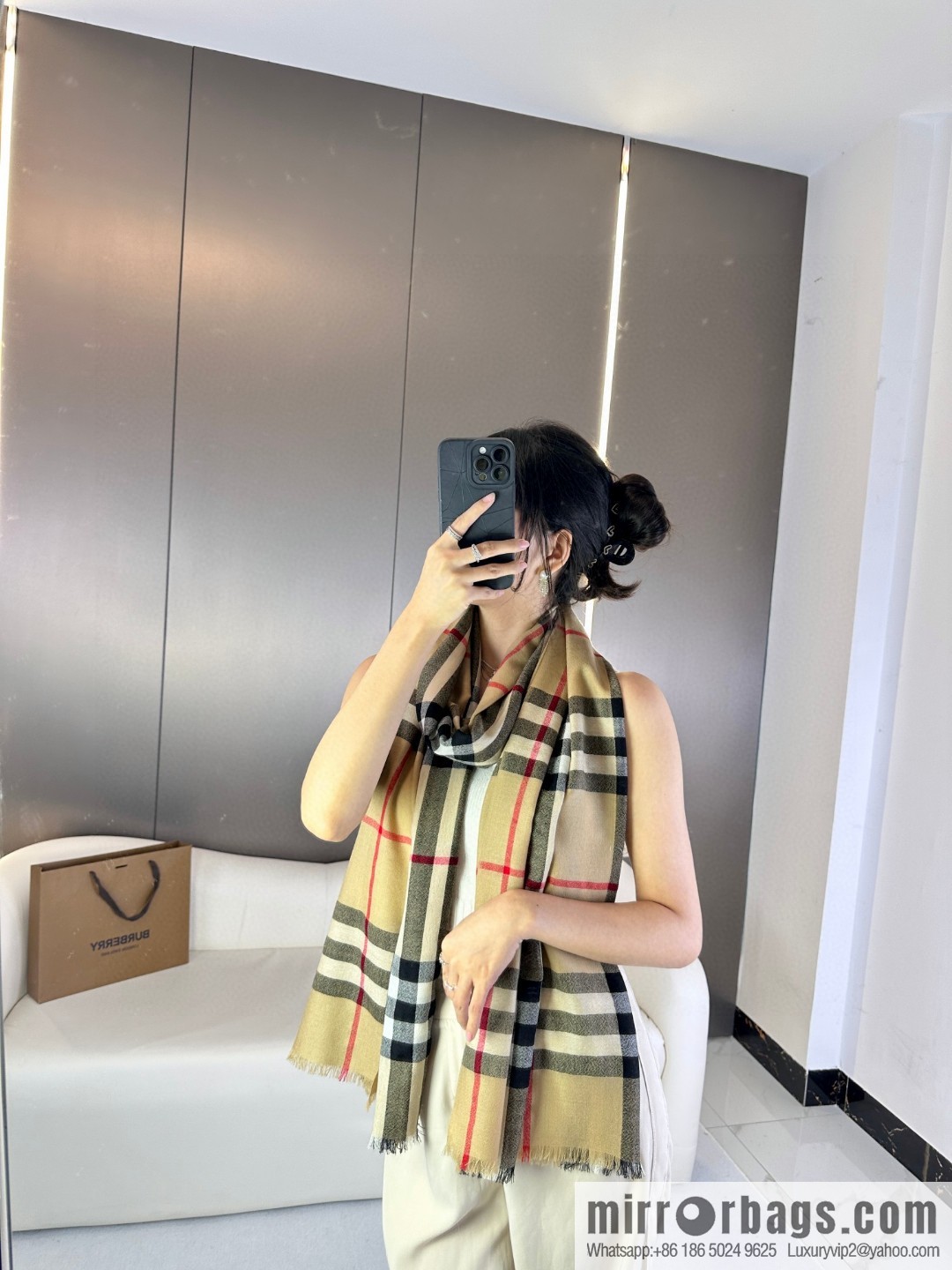 Burberry, the latest classic blend collection, English checked cashmere scarf