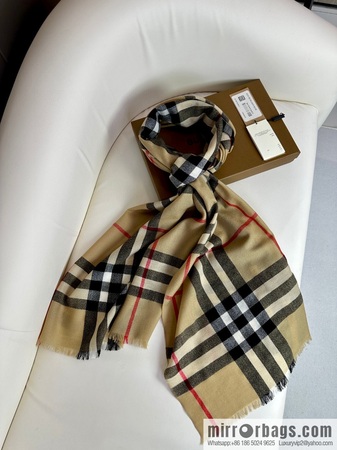 Burberry, the latest classic blend collection, English checked cashmere scarf