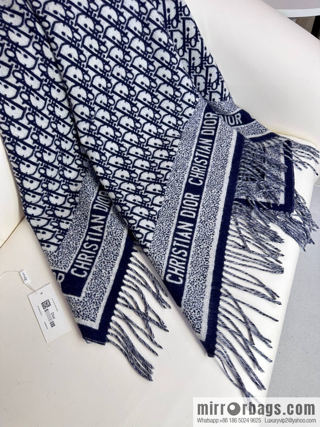 DIOR latest presbyopia elements big shawl. Blanket. Blanket