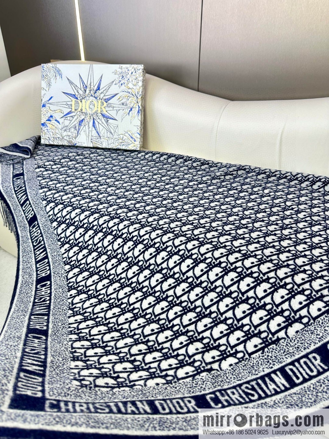 DIOR latest presbyopia elements big shawl. Blanket. Blanket