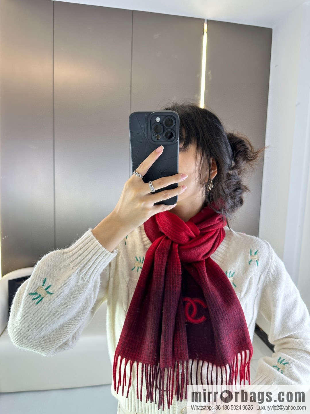 CHANEL 2023 new gradual change of color, fine cashmere scarf
