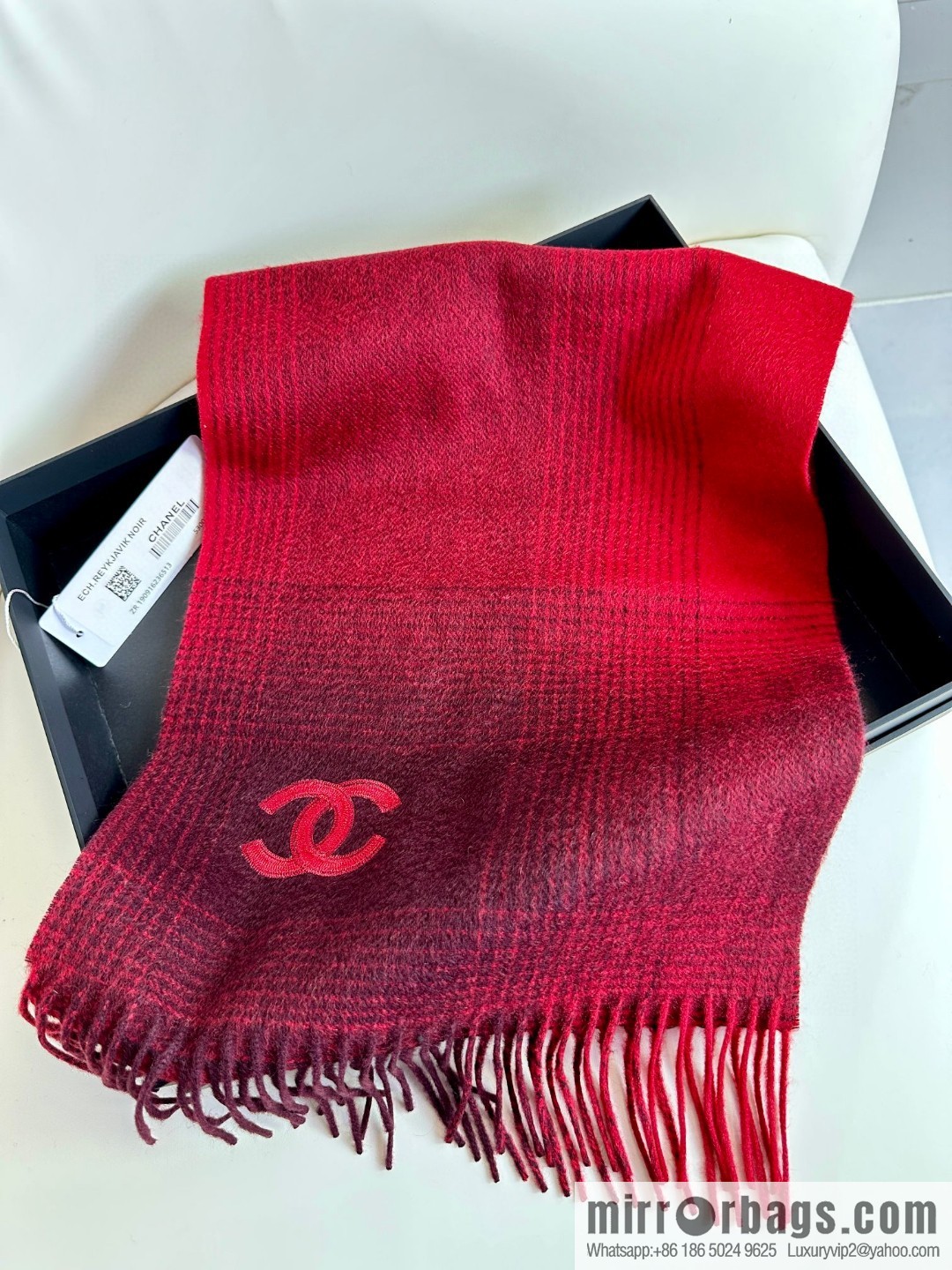 CHANEL 2023 new gradual change of color, fine cashmere scarf