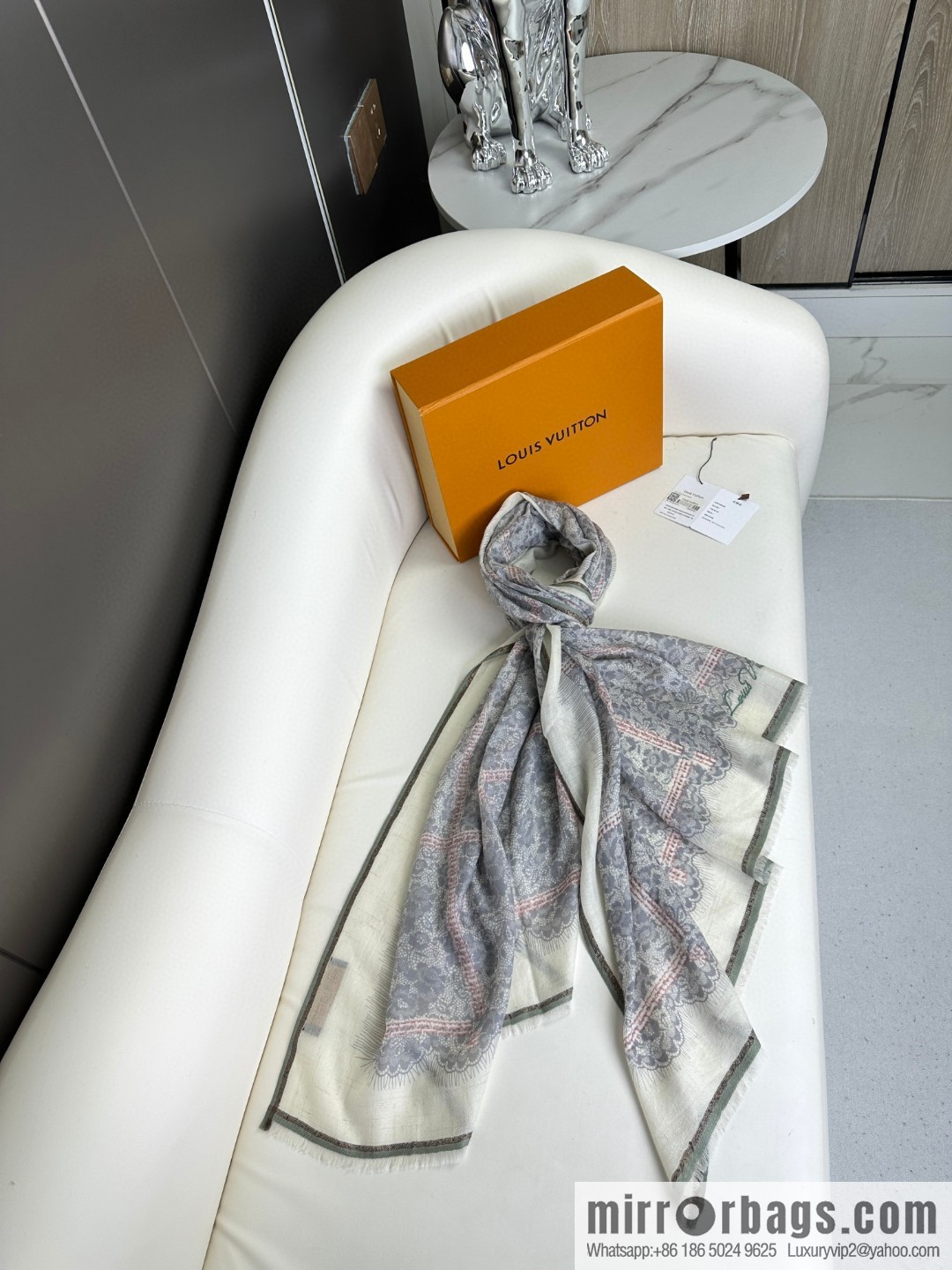 LV 2023 new, cashmere scarf.