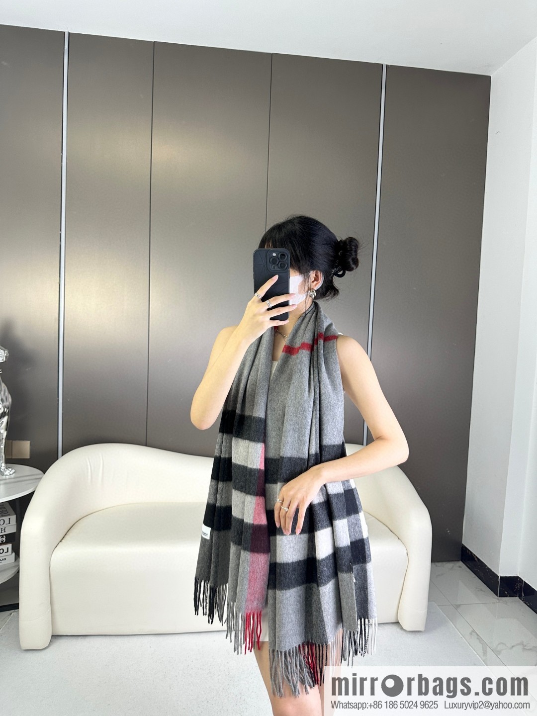 Burberry, classic big plaid shawl