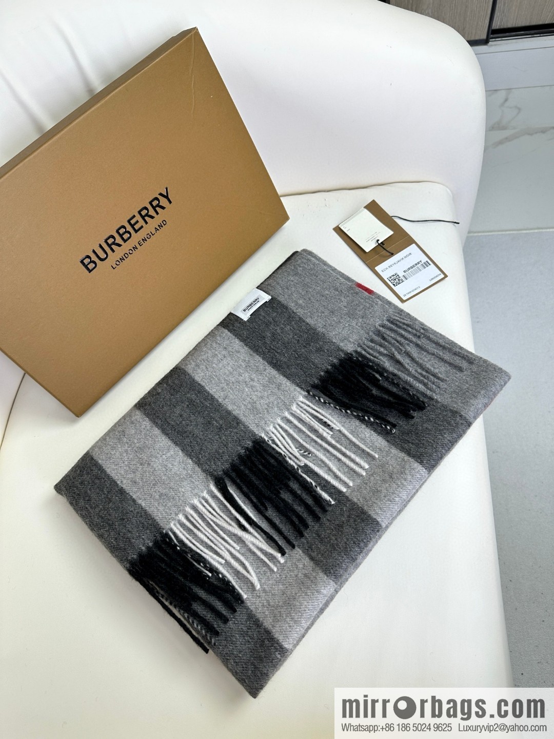 Burberry, classic big plaid shawl