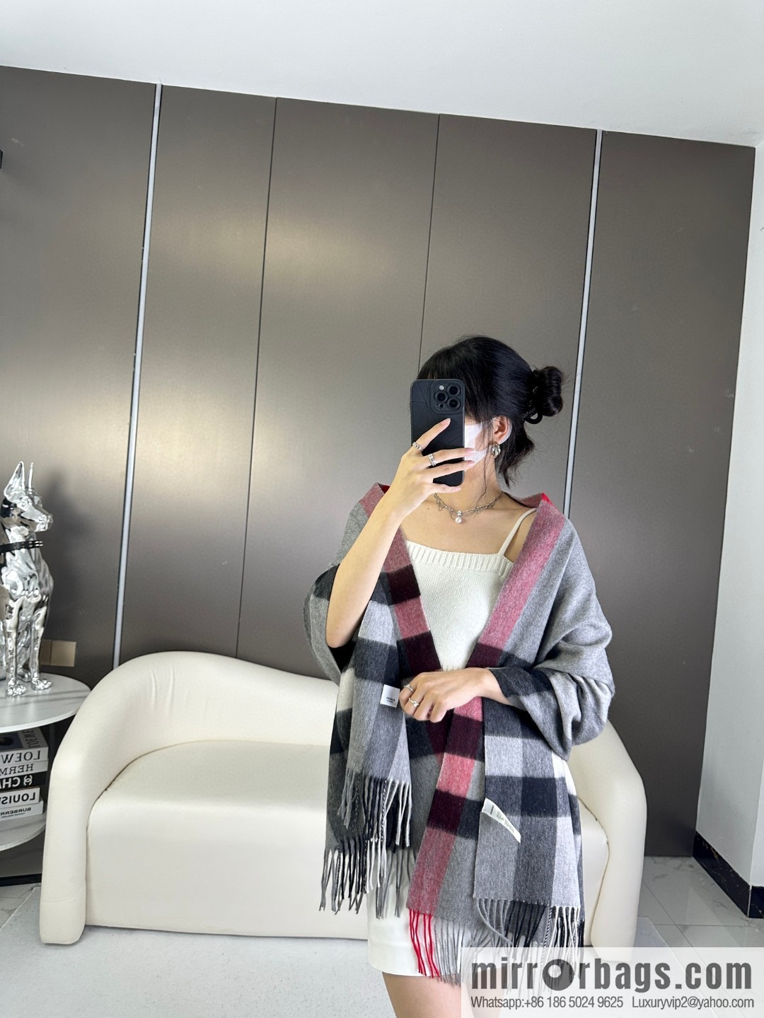 Burberry, classic big plaid shawl
