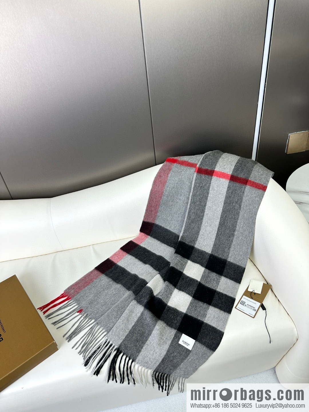 Burberry, classic big plaid shawl