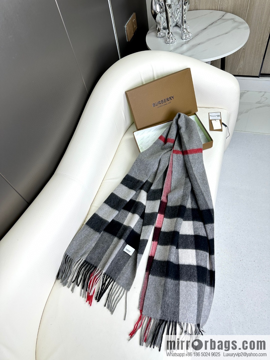 Burberry, classic big plaid shawl