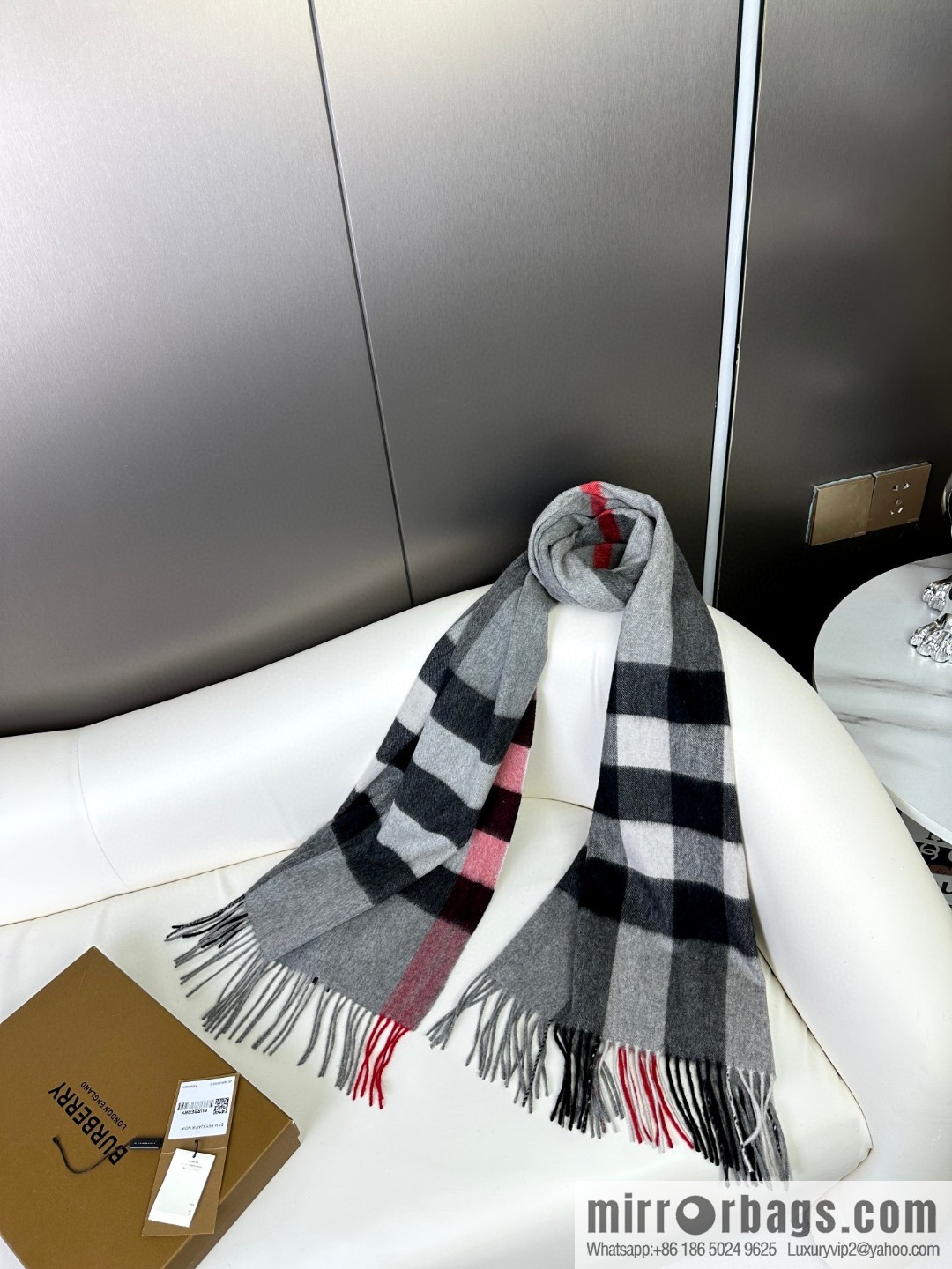 Burberry, classic big plaid shawl