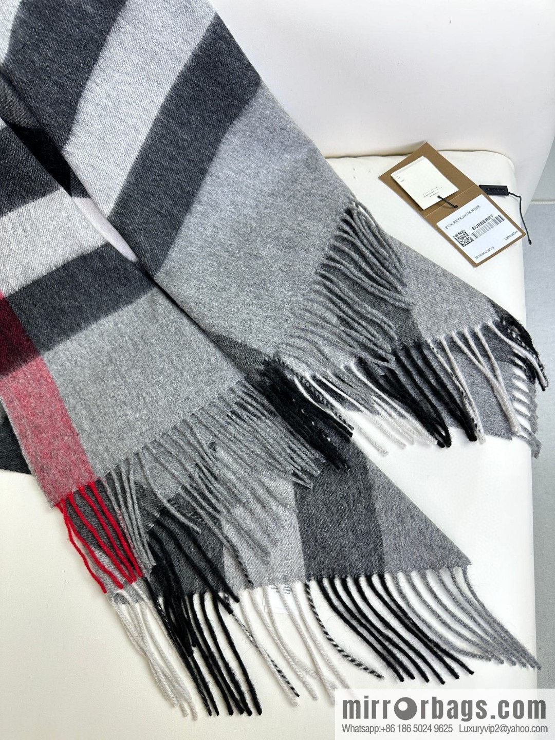 Burberry, classic big plaid shawl