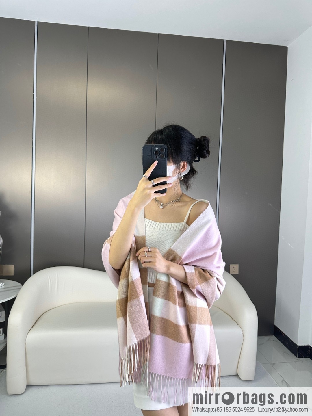 Burberry, classic big plaid shawl