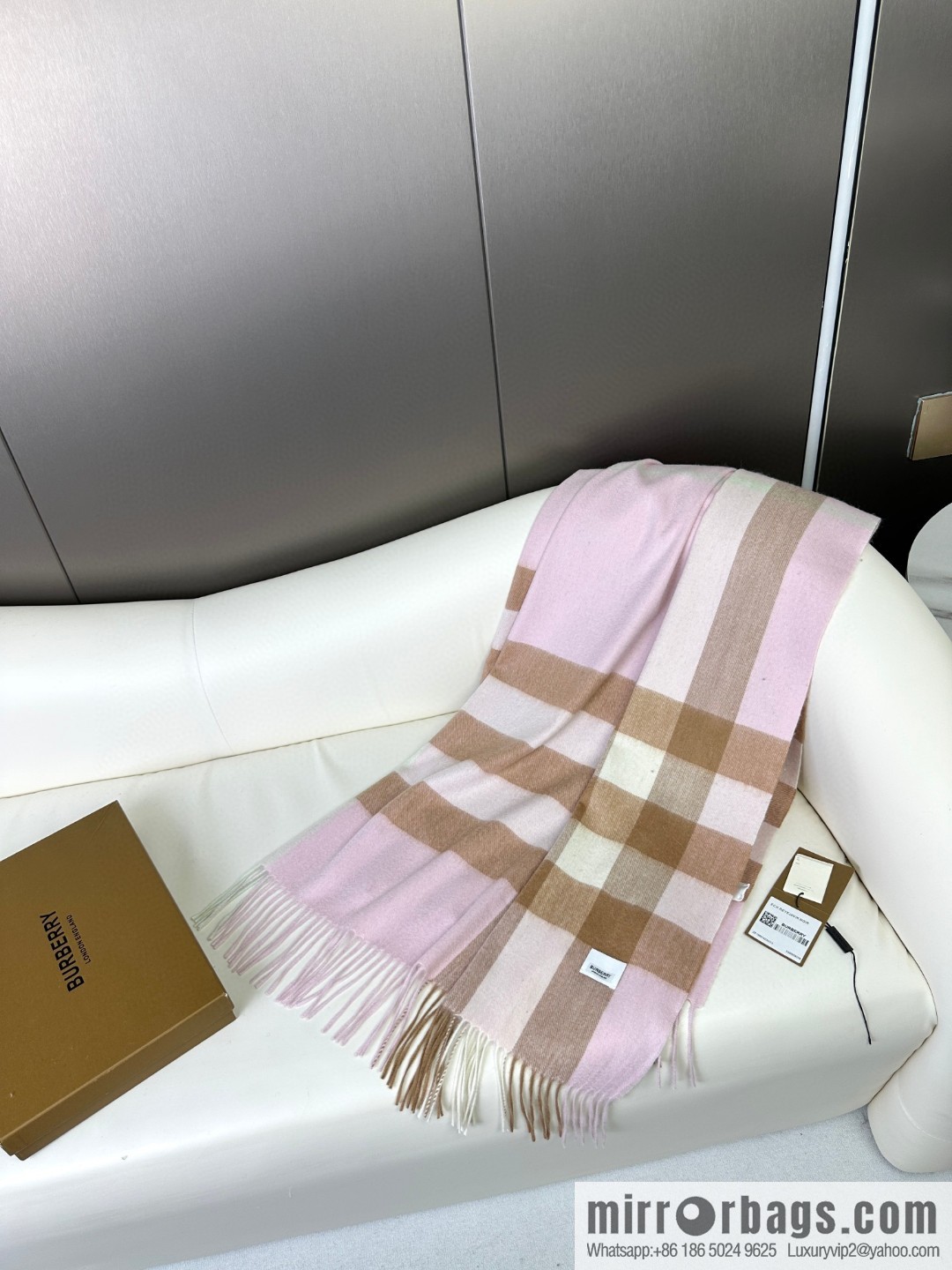 Burberry, classic big plaid shawl