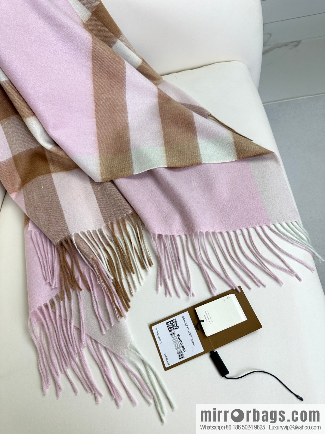 Burberry, classic big plaid shawl