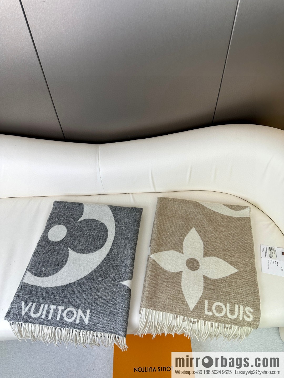 LV 2023 limited edition donkey home L gold thread large pattern shawl