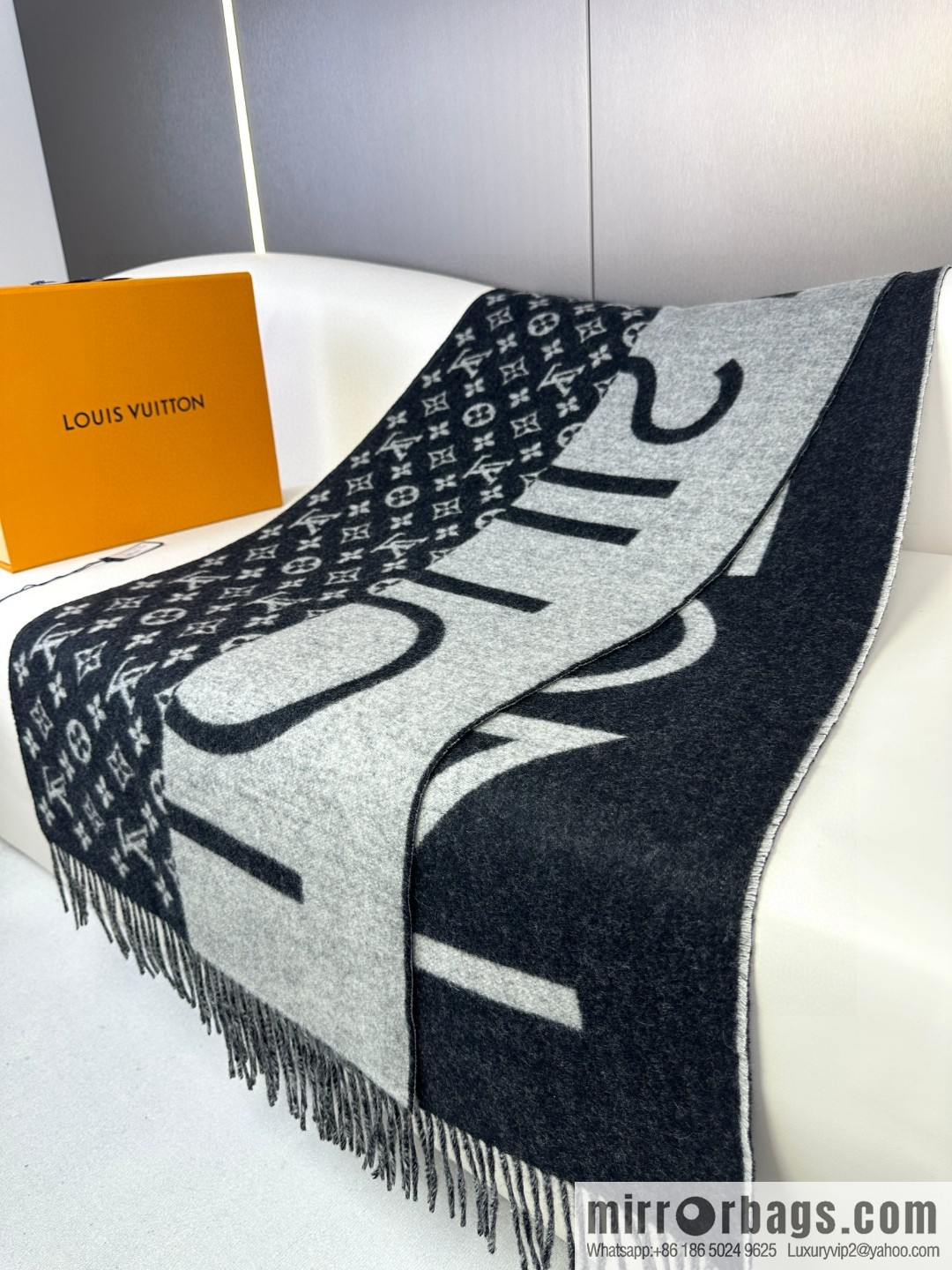 LV double color, cashmere small shawl.