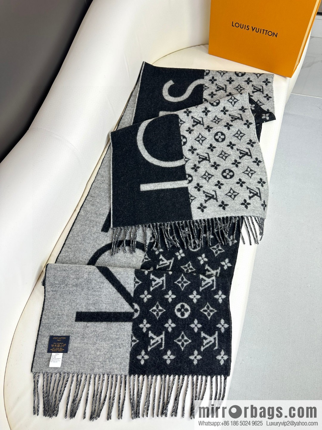LV double color, cashmere small shawl.