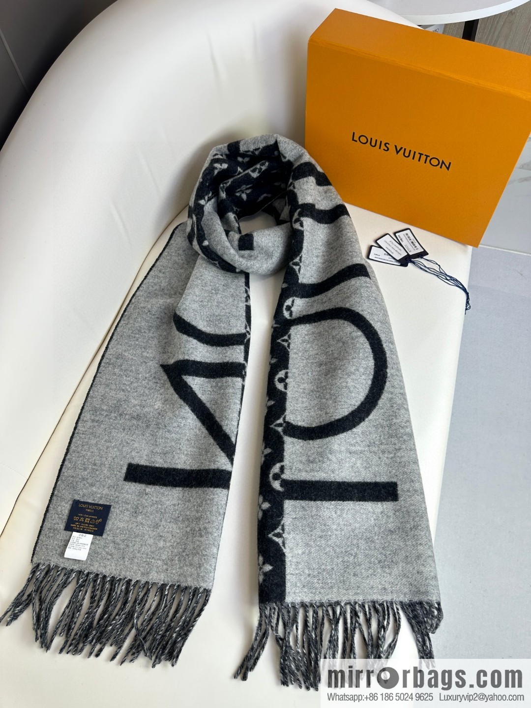 LV double color, cashmere small shawl.