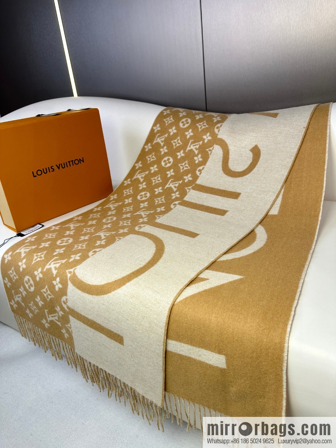 LV double color, cashmere small shawl.