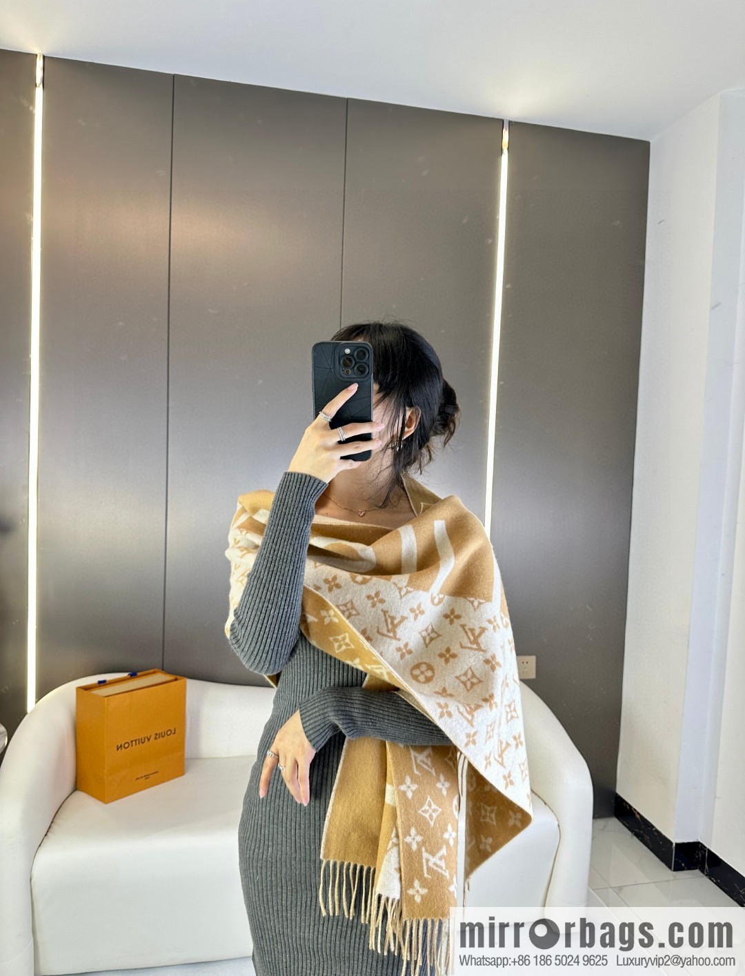 LV double color, cashmere small shawl.